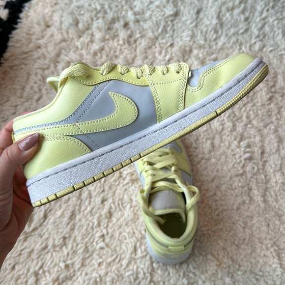 Nike Air Jordans - Picture 2 of 4